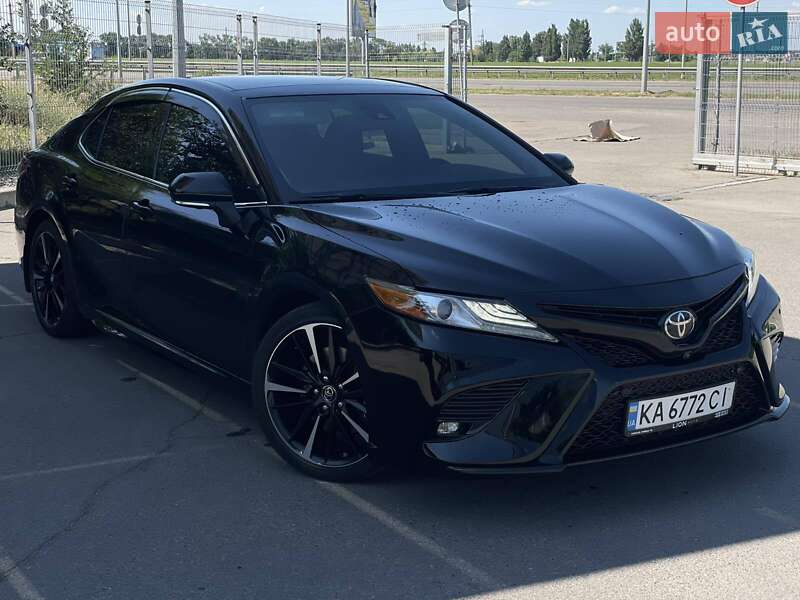 Toyota Camry 2019