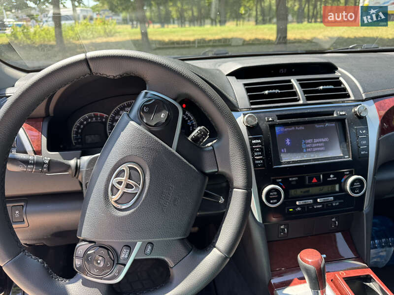 Седан Toyota Camry 2013 в Умани