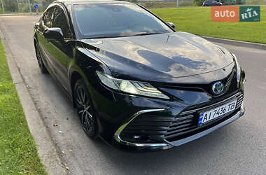 Седан Toyota Camry 2023 в Киеве