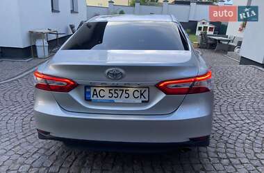 Седан Toyota Camry 2017 в Луцьку