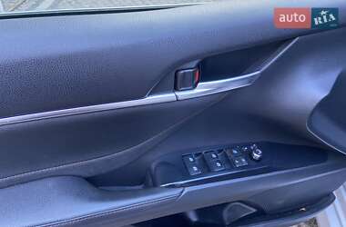 Седан Toyota Camry 2017 в 