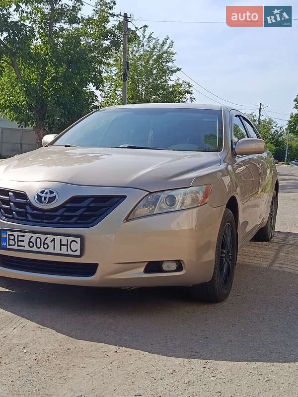 Седан Toyota Camry 2006 в Николаеве