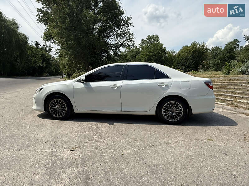 Седан Toyota Camry 2016 в Полтаві