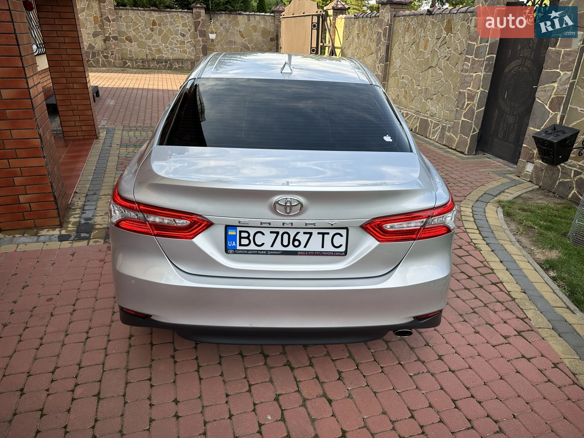 2017 Toyota Camry - мініатюра 10