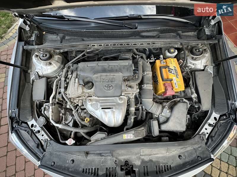 Седан Toyota Camry 2017 в Львові