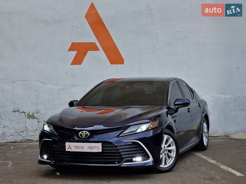 Toyota Camry 2021