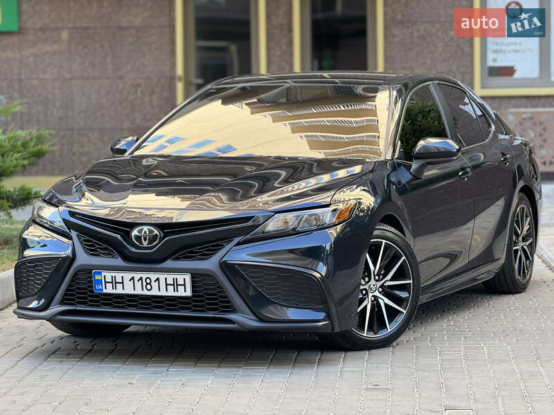 Toyota Camry 2021