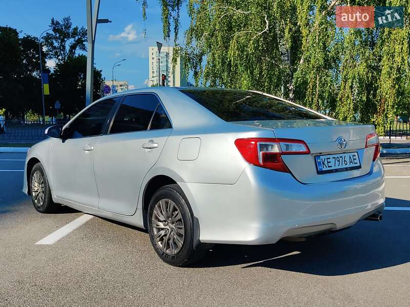 Седан Toyota Camry 2014 в Харькове