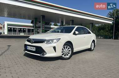 Седан Toyota Camry 2017 в Житомирі