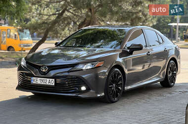 Седан Toyota Camry 2018 в Дніпрі