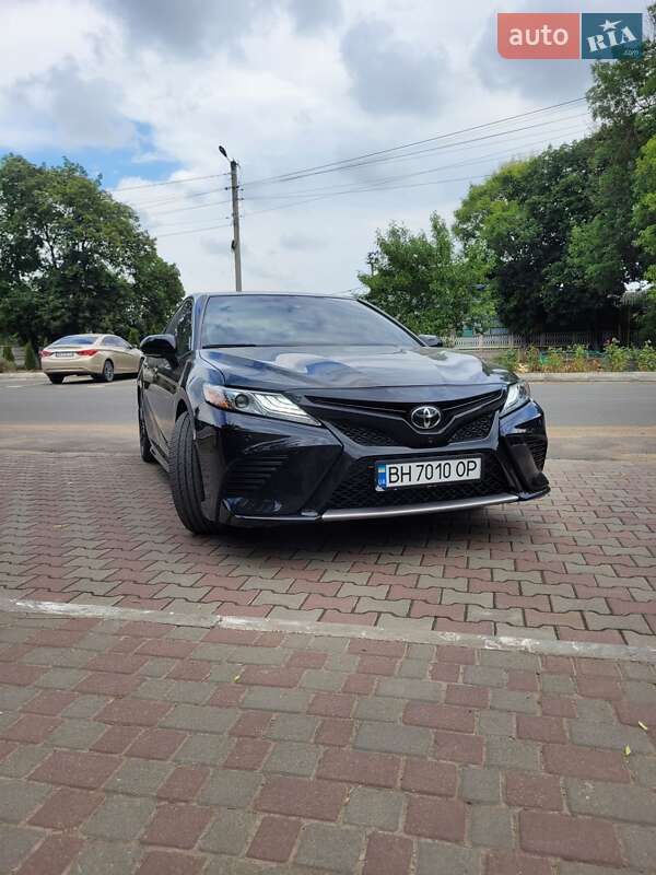 Седан Toyota Camry 2018 в Великій Михайлівці