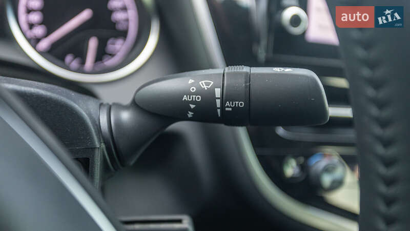 Седан Toyota Camry 2022 в Днепре фото 24 Седан Toyota Camry 2022 в Днепре