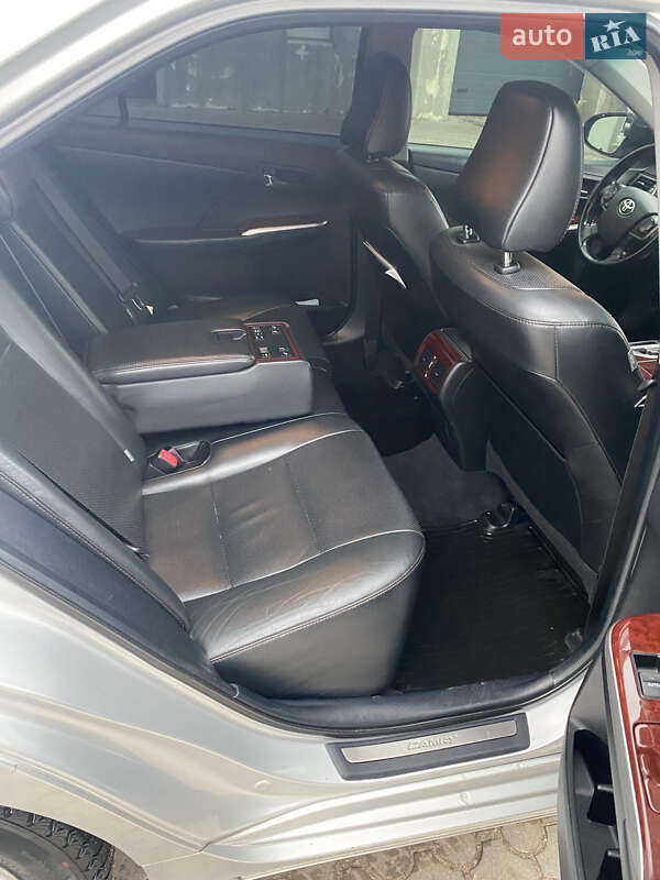 Седан Toyota Camry 2012 в Києві