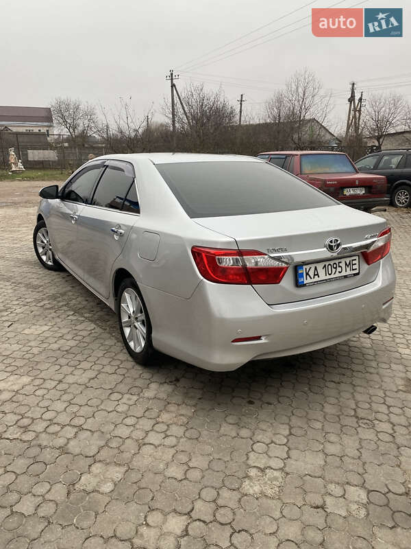 Седан Toyota Camry 2012 в Києві