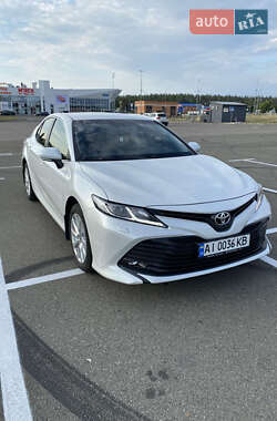 Седан Toyota Camry 2020 в Киеве