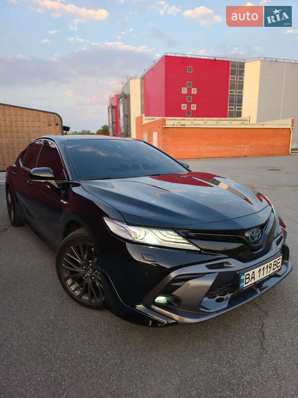 Toyota Camry 2019