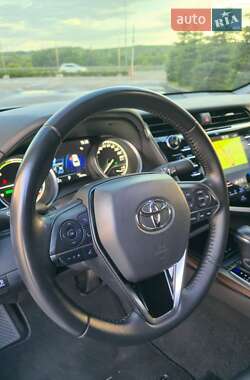 Седан Toyota Camry 2019 в 