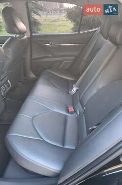 Седан Toyota Camry 2019 в 