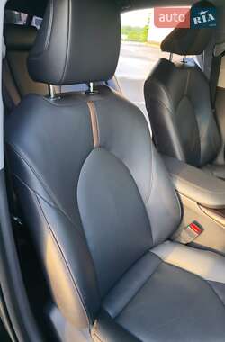 Седан Toyota Camry 2019 в 