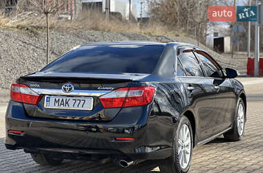 Седан Toyota Camry 2012 в 