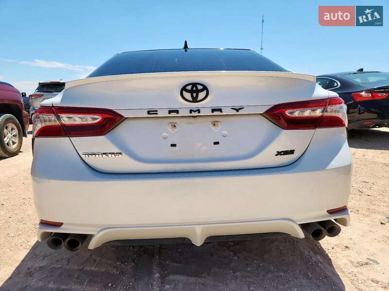 Седан Toyota Camry 2020 в Львові