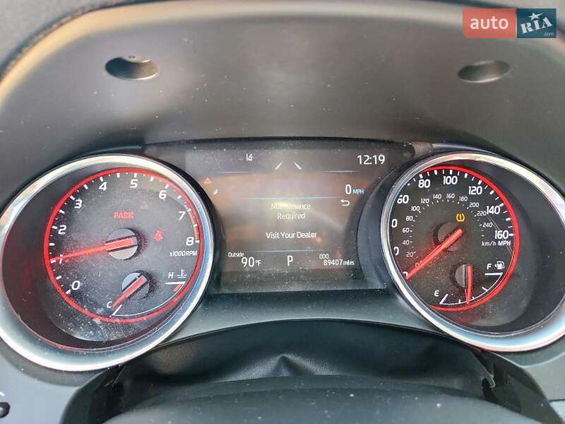 Седан Toyota Camry 2020 в Львові