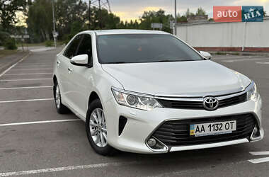 Седан Toyota Camry 2015 в Киеве