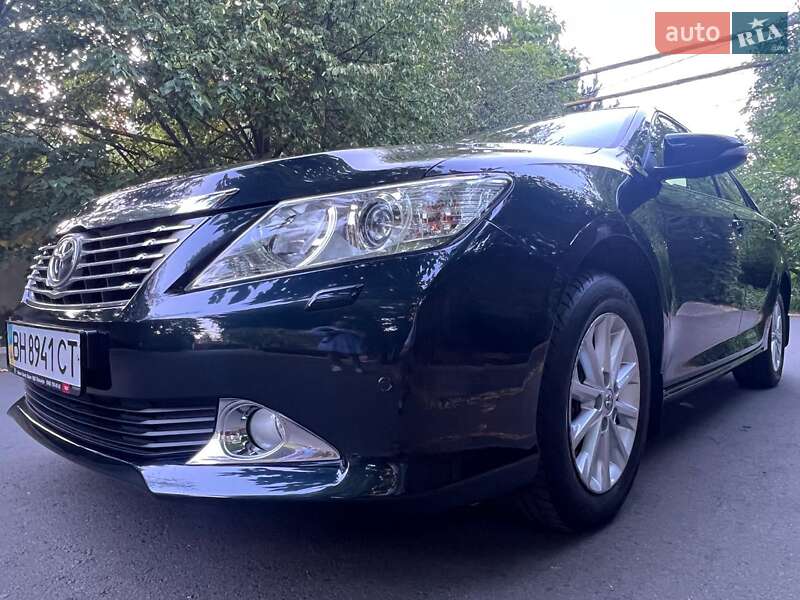 Седан Toyota Camry 2014 в Одессе