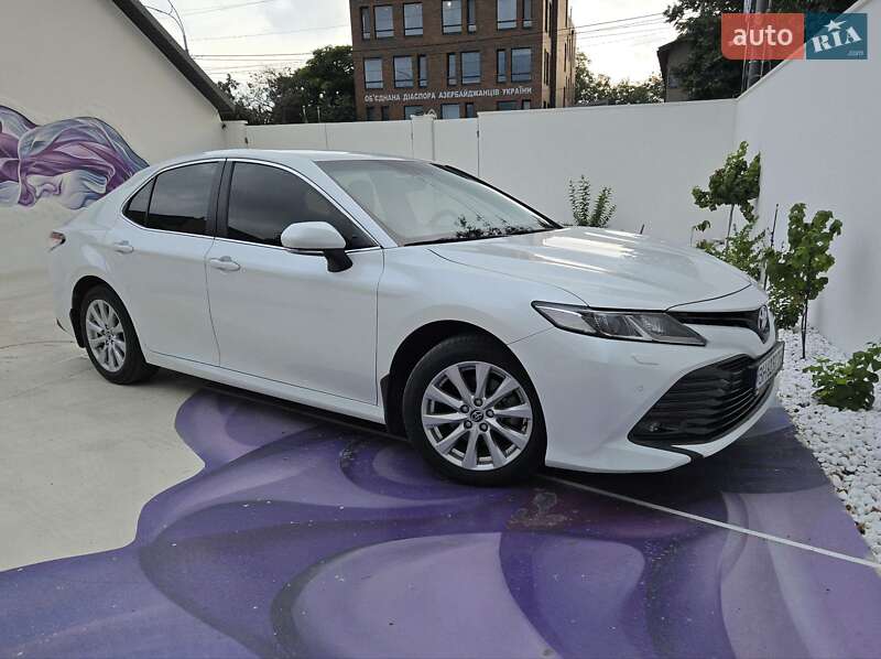 Toyota Camry 2019