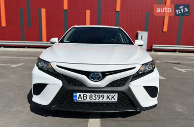 Седан Toyota Camry 2020 в Києві