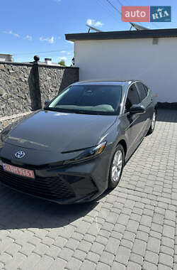 Седан Toyota Camry 2024 в Львове