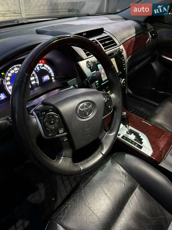 Седан Toyota Camry 2011 в Києві