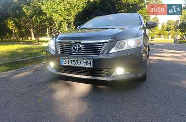 Седан Toyota Camry 2013 в Полтаві