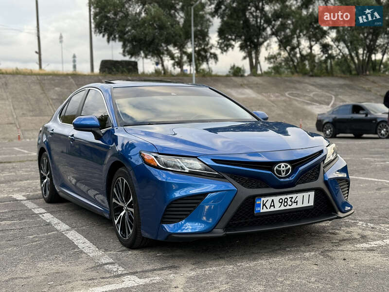 Toyota Camry 2018