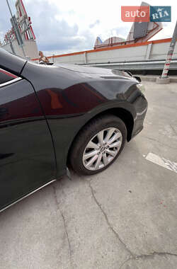 Седан Toyota Camry 2012 в 