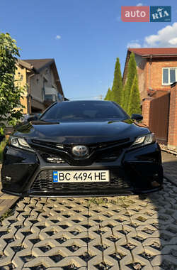 Седан Toyota Camry 2023 в Львове