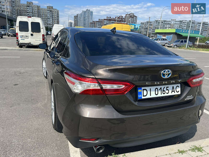 Седан Toyota Camry 2018 в Киеве