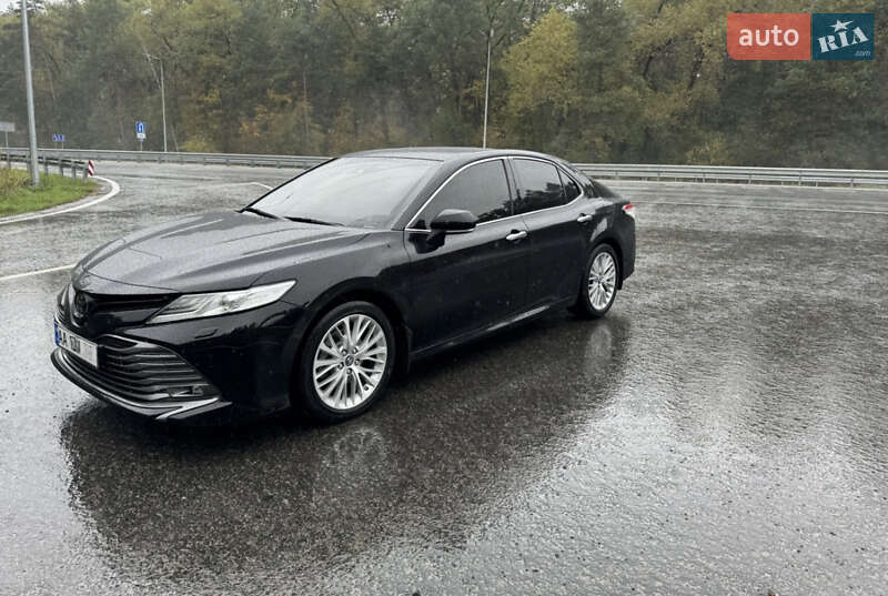Седан Toyota Camry 2018 в Броварах