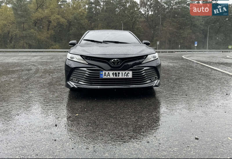 Седан Toyota Camry 2018 в Броварах