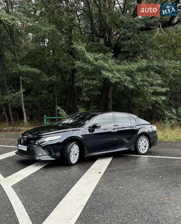 Седан Toyota Camry 2018 в Броварах