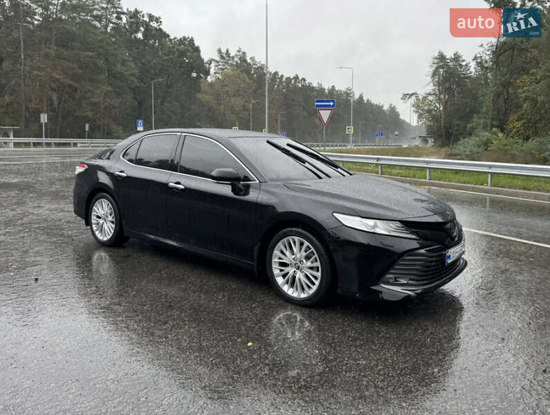 Седан Toyota Camry 2018 в Броварах