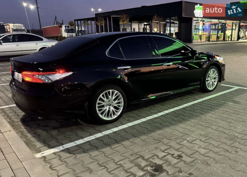 Седан Toyota Camry 2018 в Броварах