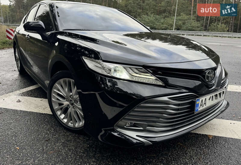 Седан Toyota Camry 2018 в Броварах