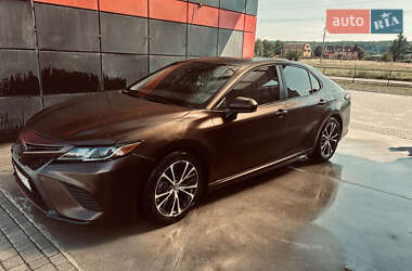 Седан Toyota Camry 2018 в 