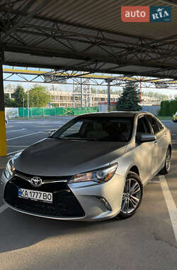 Седан Toyota Camry 2017 в Києві