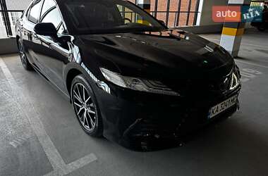Седан Toyota Camry 2023 в Києві