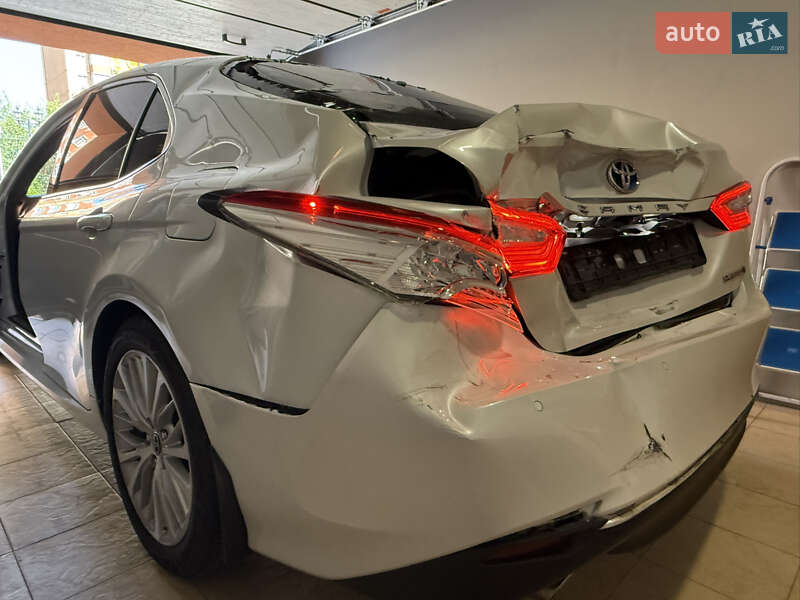 Седан Toyota Camry 2019 в Днепре