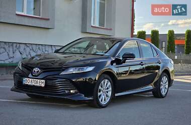 Седан Toyota Camry 2020 в Тернополе