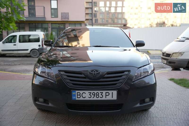 Седан Toyota Camry 2007 в Львові