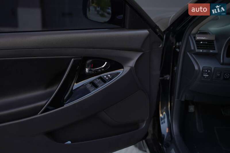 Седан Toyota Camry 2007 в Львові